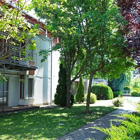 Apartmán Aranypart Eniko *